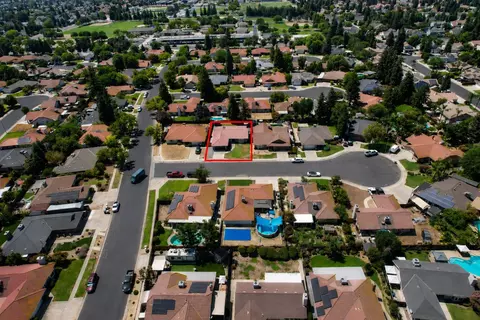 View/Area - 952 Holly Ave, Clovis, CA 93611 photo 2 of 2