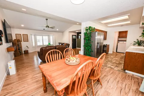 Dining - 952 Holly Ave, Clovis, CA 93611 photo 1 of 3