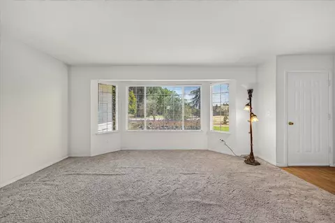 Living - 12778 Mesa Dr, Madera, CA 93636 photo 5 of 7