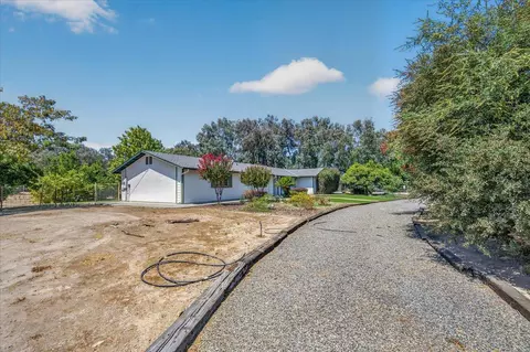 Exterior - 12778 Mesa Dr, Madera, CA 93636 photo 3 of 16