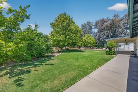 Exterior - 12778 Mesa Dr, Madera, CA 93636 photo 15 of 16