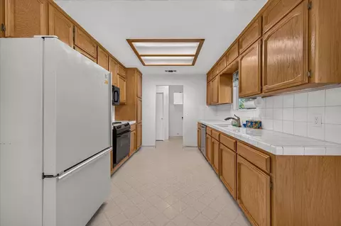 Kitchen - 12778 Mesa Dr, Madera, CA 93636 photo 1 of 6