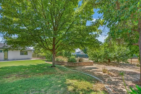 Exterior - 12778 Mesa Dr, Madera, CA 93636 photo 10 of 16