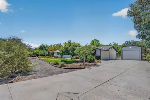 Exterior - 12778 Mesa Dr, Madera, CA 93636 photo 1 of 16