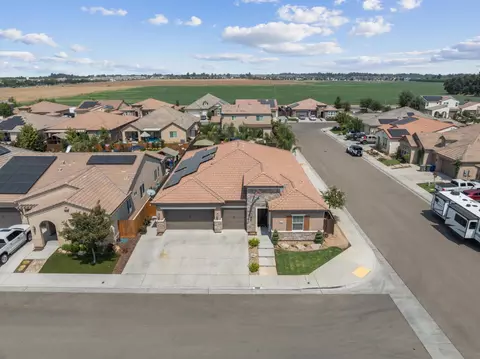 View/Area - 3977 Bellaire Ave, Clovis, CA 93619 photo 2 of 4