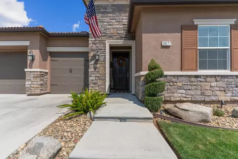 Exterior - 3977 Bellaire Ave, Clovis, CA 93619 photo 3 of 8