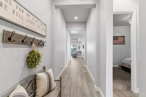 Entry Way - 3977 Bellaire Ave, Clovis, CA 93619 photo 1 of 4