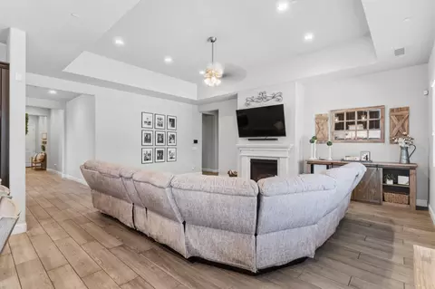 Living - 3977 Bellaire Ave, Clovis, CA 93619 photo 1 of 1