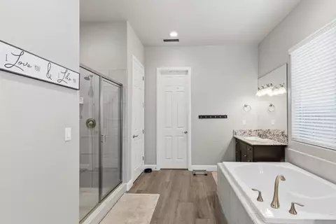 Entry Way - 3977 Bellaire Ave, Clovis, CA 93619 photo 3 of 4