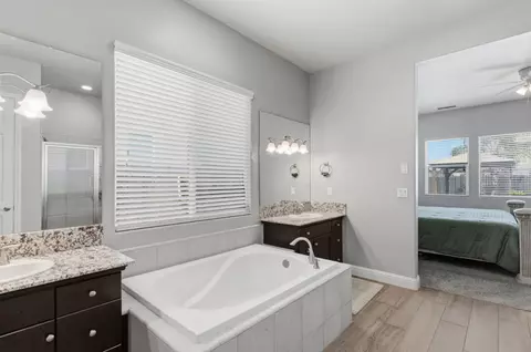 Entry Way - 3977 Bellaire Ave, Clovis, CA 93619 photo 4 of 4