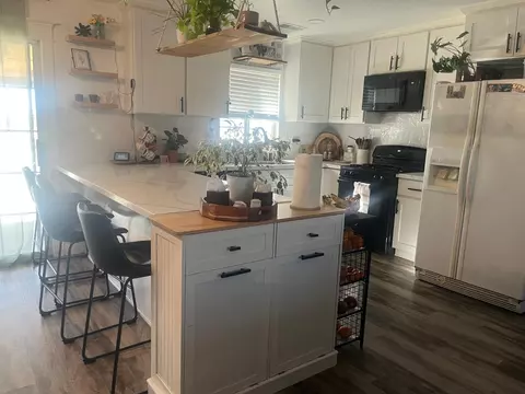 Kitchen - 19892 Road 30 12, Madera, CA 93638 photo 2 of 2