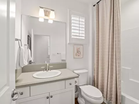 Bath - 715 Harvest Dr, Madera, CA 93636 photo 3 of 3