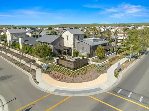 View/Area - 715 Harvest Dr, Madera, CA 93636 photo 6 of 9