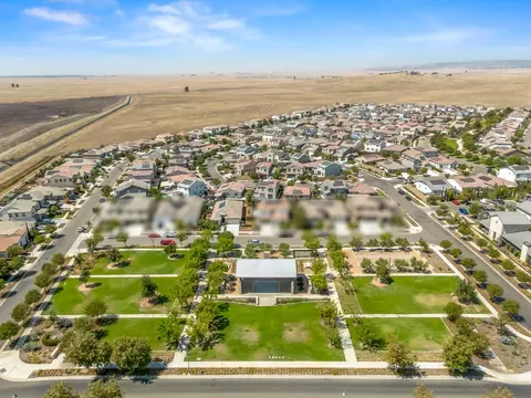 View/Area - 715 Harvest Dr, Madera, CA 93636 photo 3 of 9
