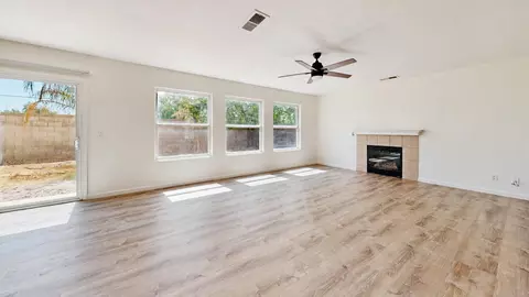 Living - 736 Morris, Madera, CA 93637 photo 1 of 3