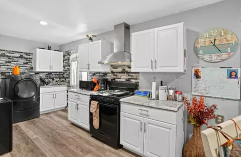 Kitchen - 8642 E Ostler St, Selma, CA 93662 photo 1 of 1