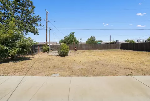 Exterior - 8642 E Ostler St, Selma, CA 93662 photo 2 of 4
