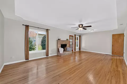 Living - 75 W Sierra Ave, Clovis, CA 93612 photo 3 of 3