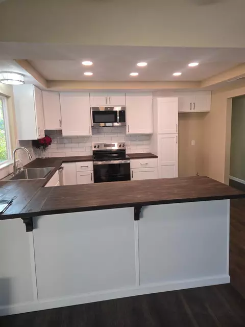 Kitchen - 1946 Calimyrna Ave, Clovis, CA 93611 photo 4 of 4