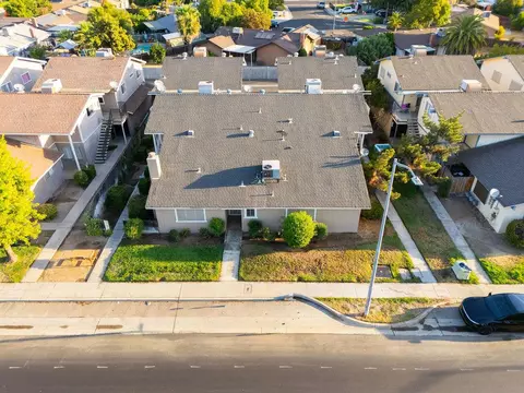 571 W Ashlan Ave, Clovis, CA 93612 photo 2