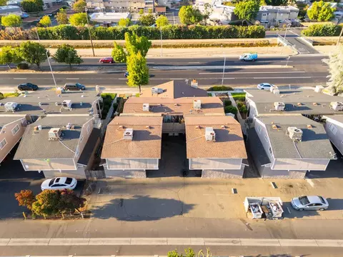 591 W Ashlan Ave, Clovis, CA 93612 photo 5