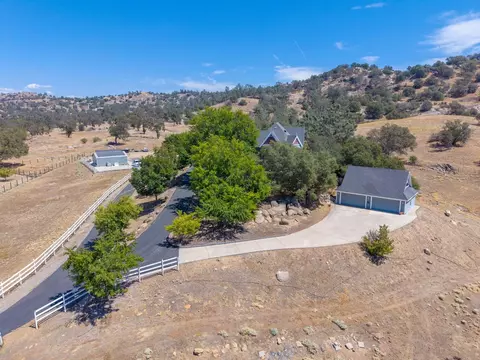 View/Area - 22706 Stagecoach Ln, Clovis, CA 93619 photo 2 of 9