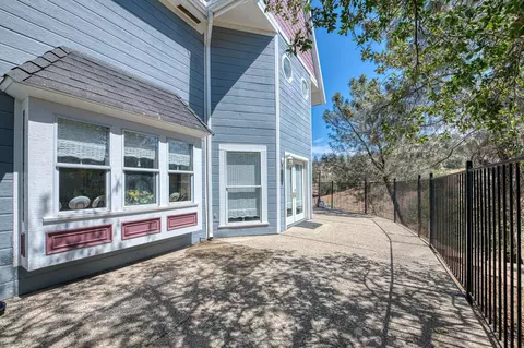 Exterior - 22706 Stagecoach Ln, Clovis, CA 93619 photo 13 of 23