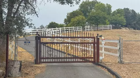 Other - 22706 Stagecoach Ln, Clovis, CA 93619 photo 12 of 14