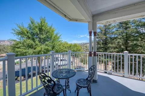 Exterior - 22706 Stagecoach Ln, Clovis, CA 93619 photo 5 of 23