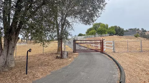 Other - 22706 Stagecoach Ln, Clovis, CA 93619 photo 13 of 14