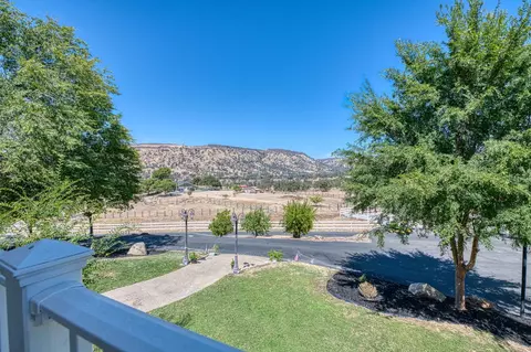Exterior - 22706 Stagecoach Ln, Clovis, CA 93619 photo 6 of 23
