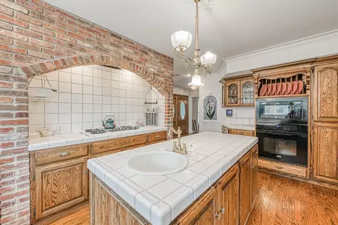 Kitchen - 22706 Stagecoach Ln, Clovis, CA 93619 photo 3 of 5