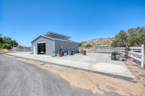Exterior - 22706 Stagecoach Ln, Clovis, CA 93619 photo 18 of 23