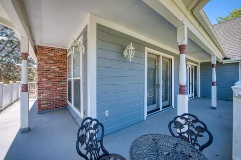 Exterior - 22706 Stagecoach Ln, Clovis, CA 93619 photo 4 of 23
