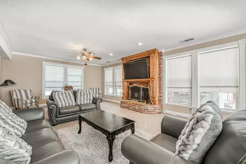 Living - 22706 Stagecoach Ln, Clovis, CA 93619 photo 1 of 2