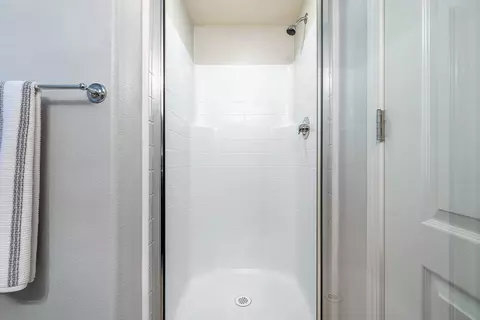Bath - 4001 Harlan Ranch Blvd, Clovis, CA 93619 photo 2 of 6