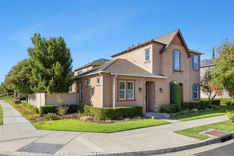 Exterior - 4001 Harlan Ranch Blvd, Clovis, CA 93619 photo 2 of 7