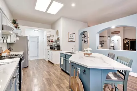 Kitchen - 2270 Bay Ct, Madera, CA 93637 photo 2 of 6