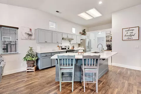 Kitchen - 2270 Bay Ct, Madera, CA 93637 photo 1 of 6