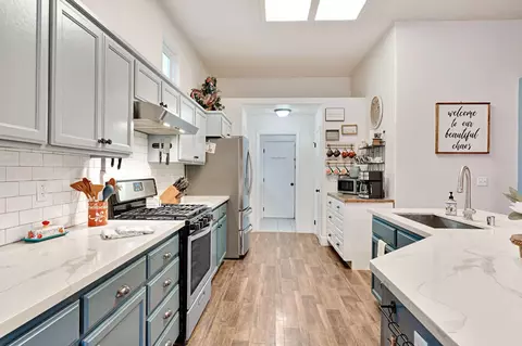 Kitchen - 2270 Bay Ct, Madera, CA 93637 photo 3 of 6