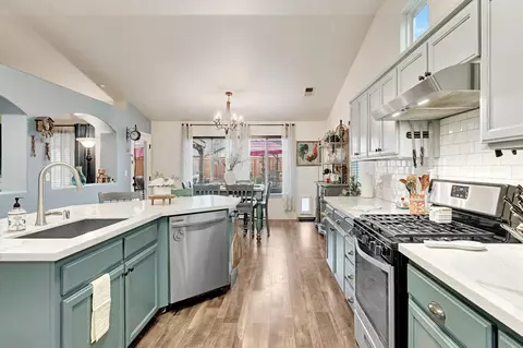 Kitchen - 2270 Bay Ct, Madera, CA 93637 photo 5 of 6