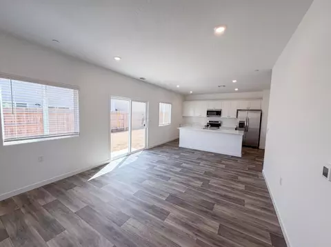 Living - 4496 Bellaire Ave, Clovis, CA 93619 photo 1 of 1