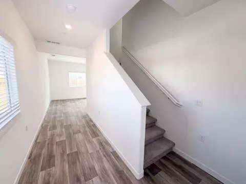 Entry Way - 4496 Bellaire Ave, Clovis, CA 93619 photo 1 of 1