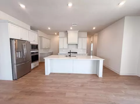 Kitchen - 2246 N Marion Ave, Clovis, CA 93619 photo 2 of 3