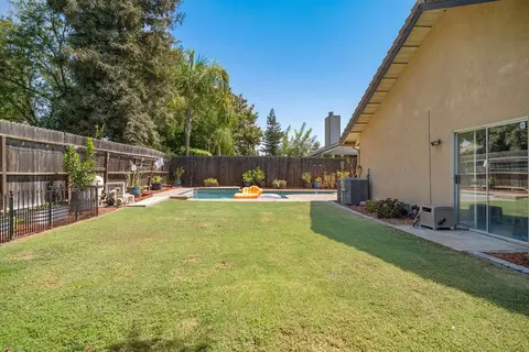 Exterior - 2253 Menlo Ave, Clovis, CA 93611 photo 2 of 5