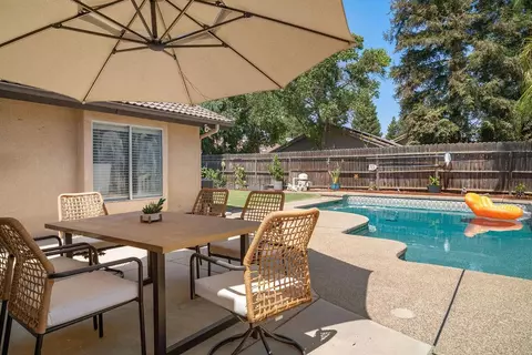 Exterior - 2253 Menlo Ave, Clovis, CA 93611 photo 4 of 5