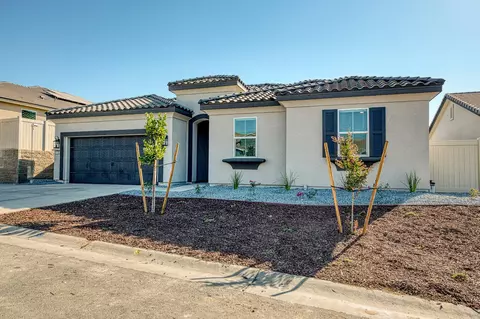8165 Cottonwood Dr, Friant, CA 93626