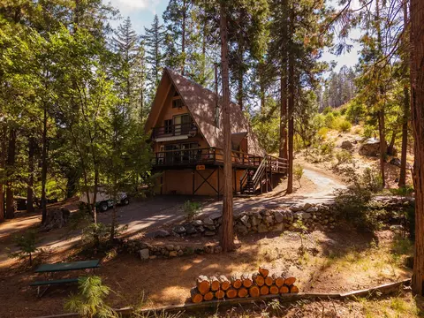 52147 Tiger Lily Ln, Shaver Lake, CA 93664