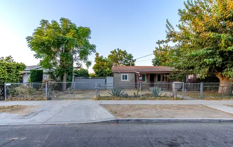 4432 E Lamona Ave, Fresno, CA 93703