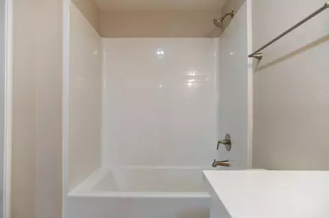 Bath - 2085 Cabot Ave, Merced, CA 95348 photo 2 of 4